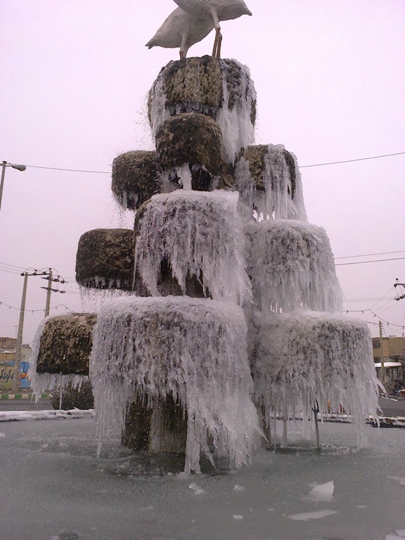 عکس زمستانی کاشمرمیدان سینا